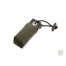 DummytilHund85gram-Khakigron-Lommemodel.jpg